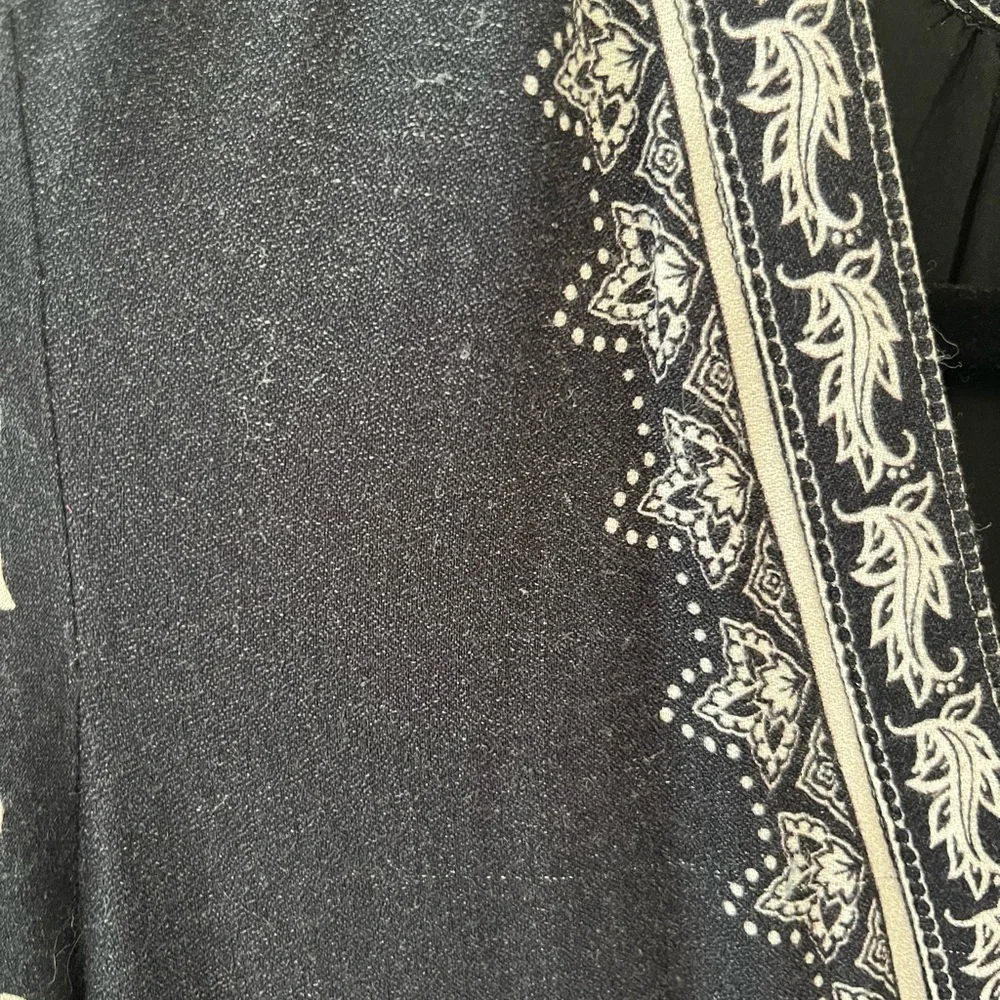 FARM Rio Black & White Paisley Maxi Dress - Picture 11 of 14